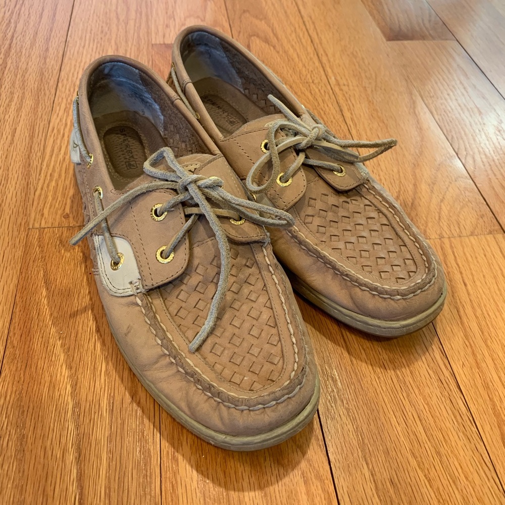Tan Sperrys